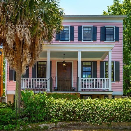 The Most Charming Old Brick Alley In Charleston Exterior photo