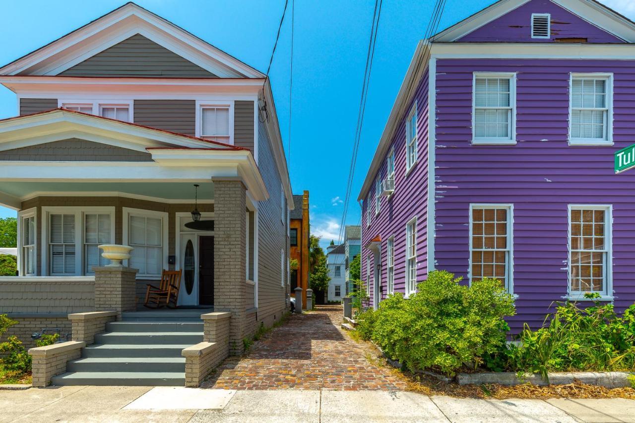 The Most Charming Old Brick Alley In Charleston Exterior photo